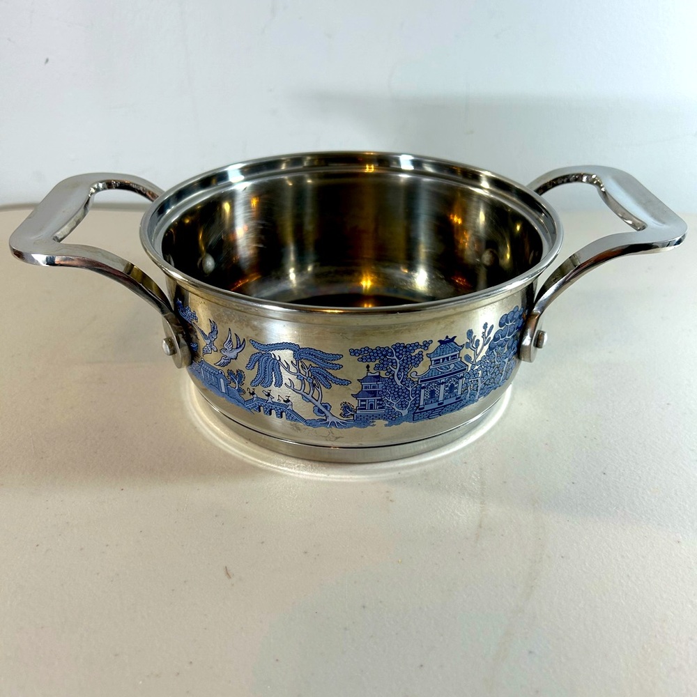 Vintage Blue willow stainless steel 1.5 quart pot